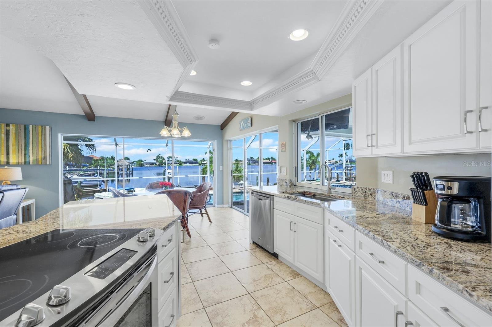 Image 16 of 42 For 719 El Dorado Parkway W