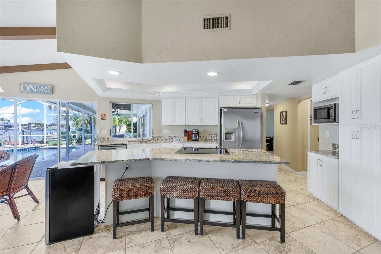 Image 17 of 42 For 719 El Dorado Parkway W