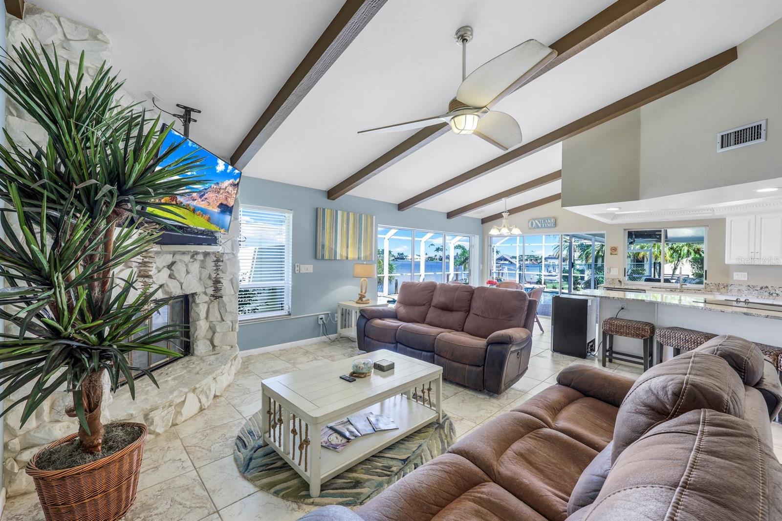 Image 18 of 42 For 719 El Dorado Parkway W