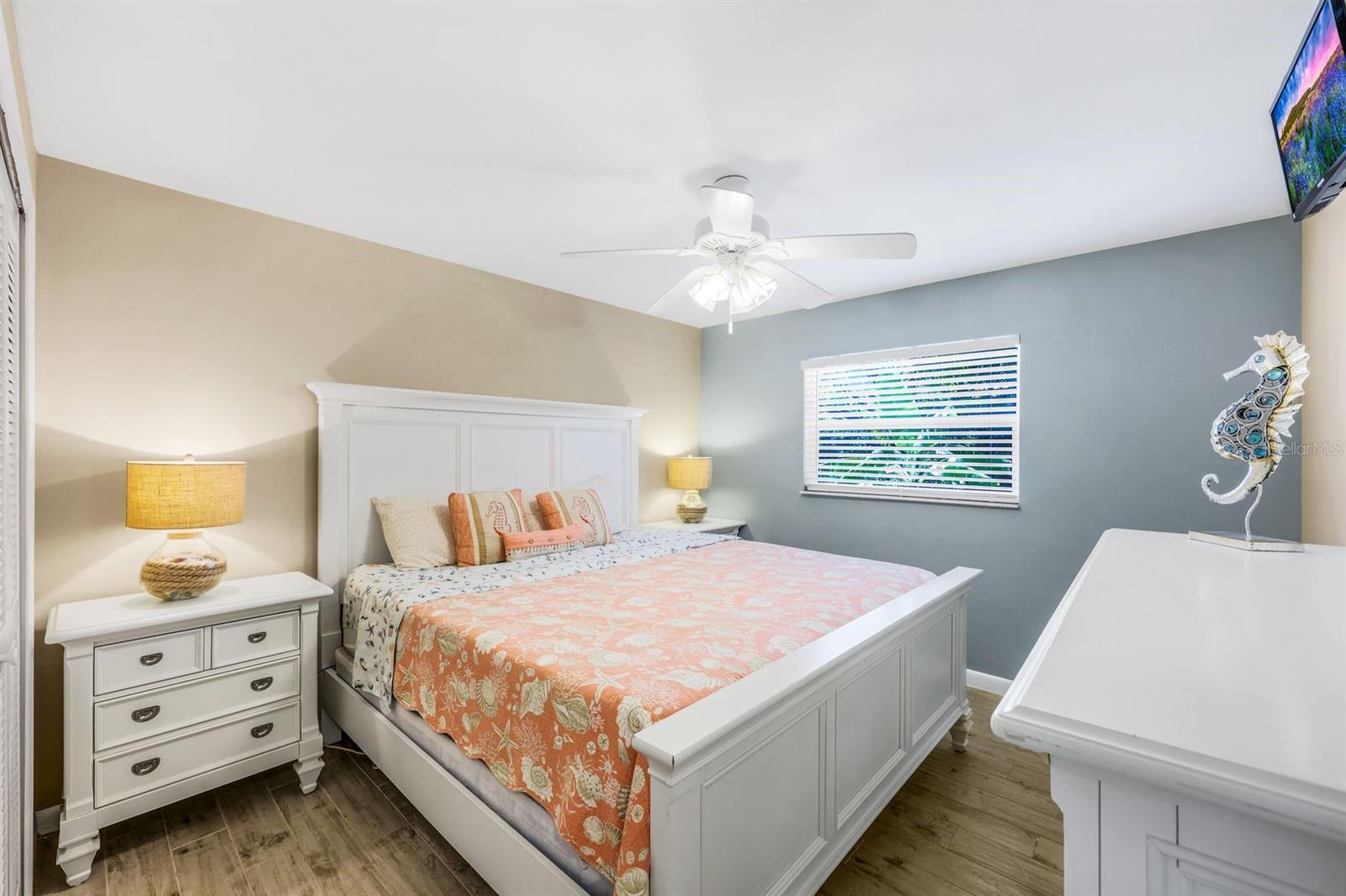 Image 23 of 42 For 719 El Dorado Parkway W