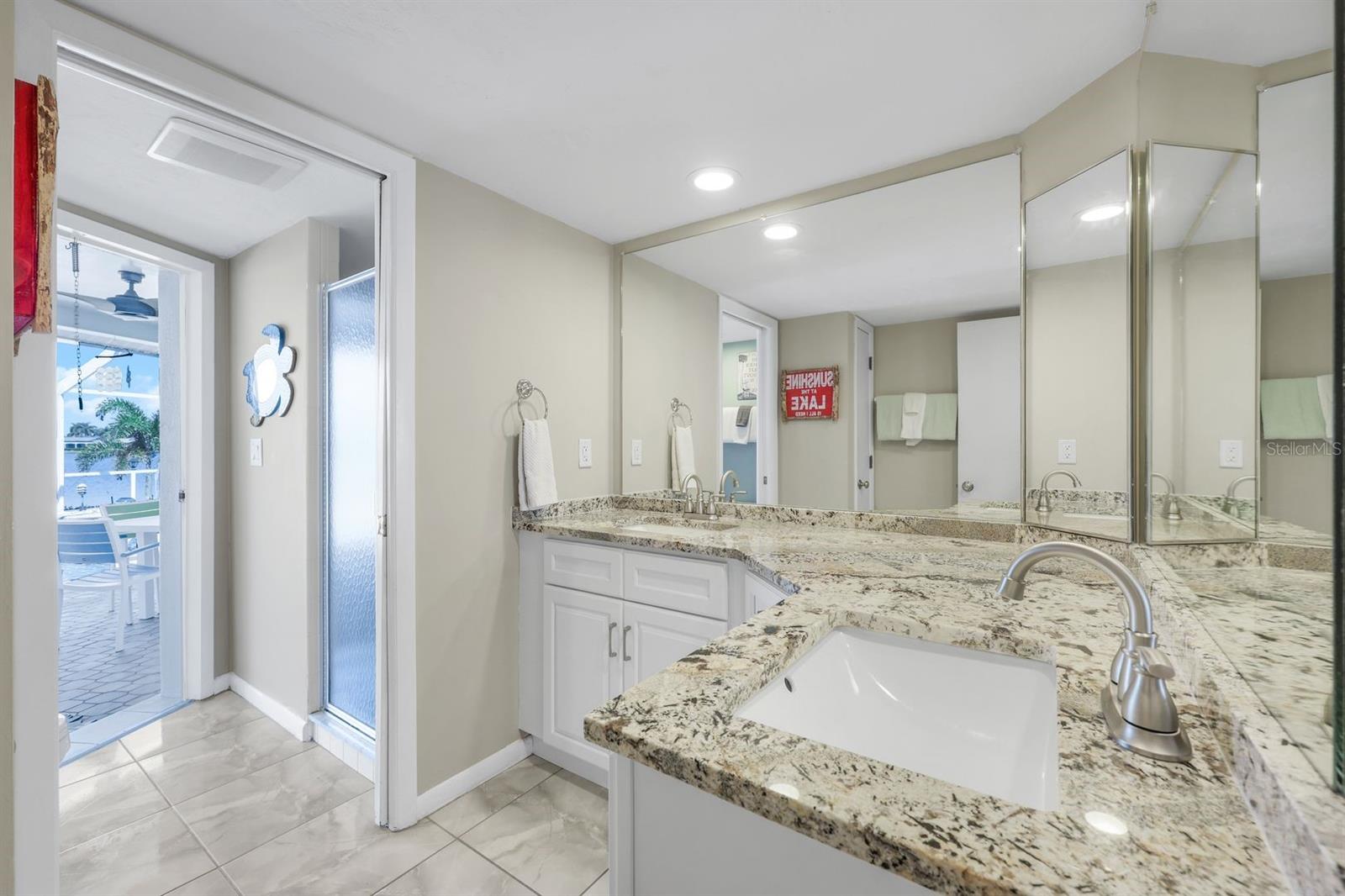 Image 24 of 42 For 719 El Dorado Parkway W