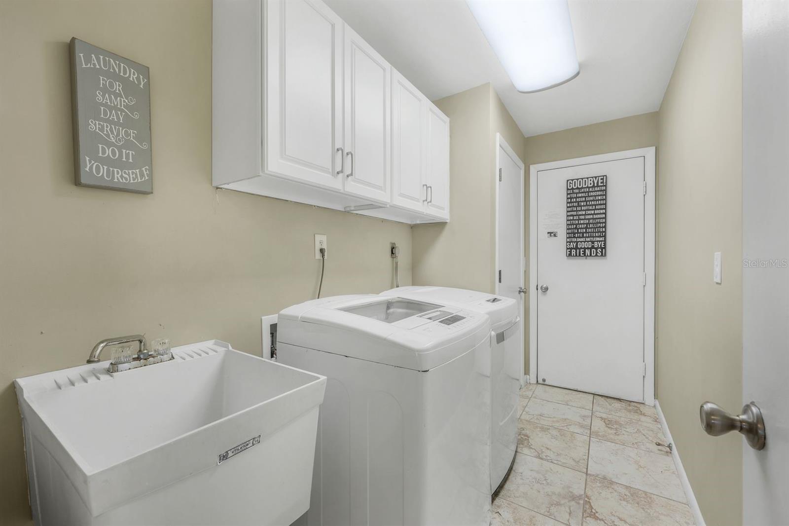 Image 29 of 42 For 719 El Dorado Parkway W