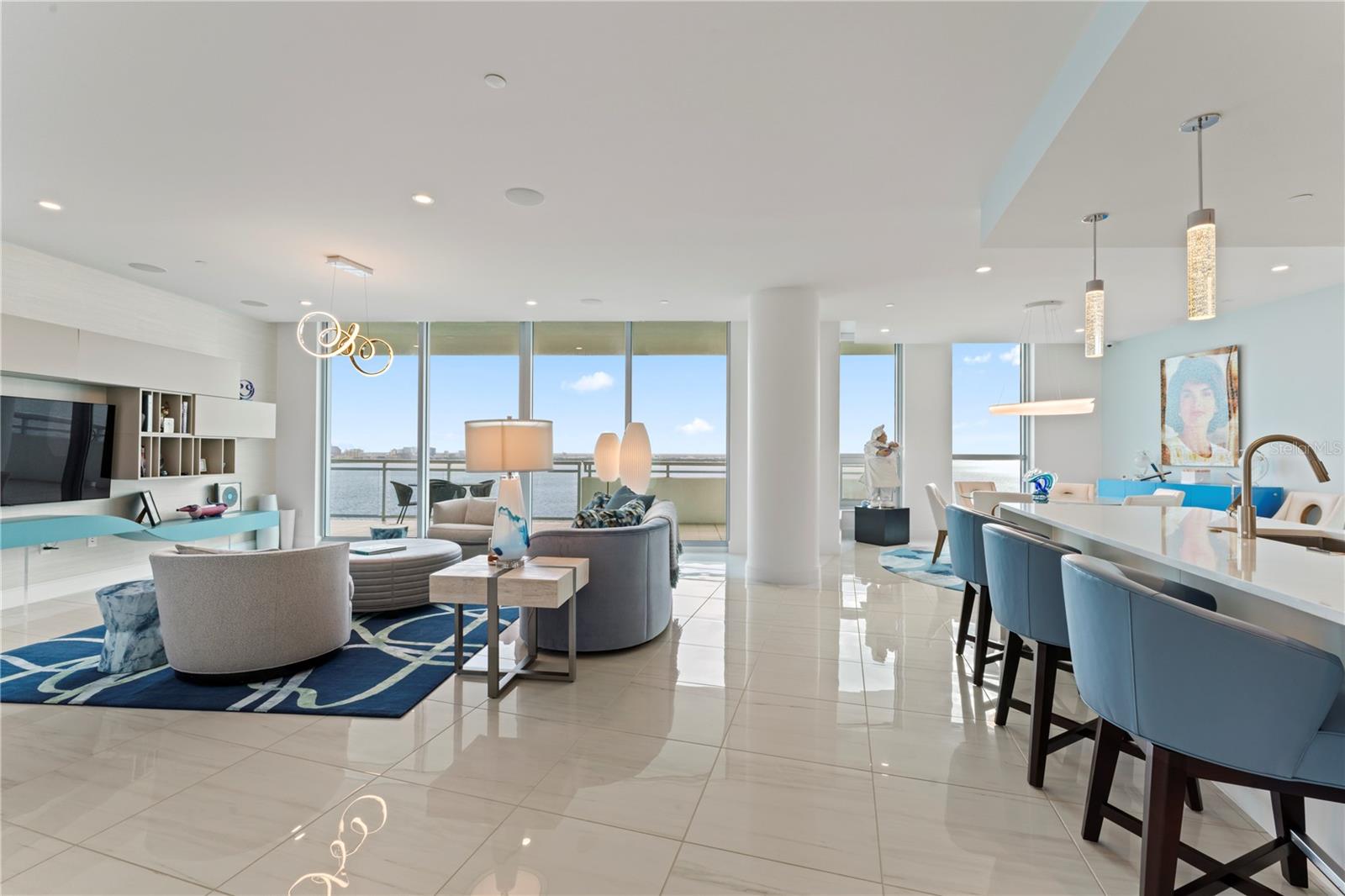 Listing photo id 1 for 3401 Bayshore Boulevard 1801