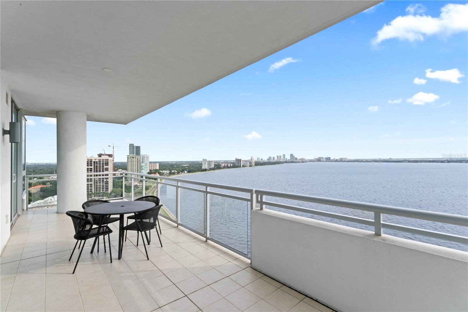 Listing photo id 5 for 3401 Bayshore Boulevard 1801