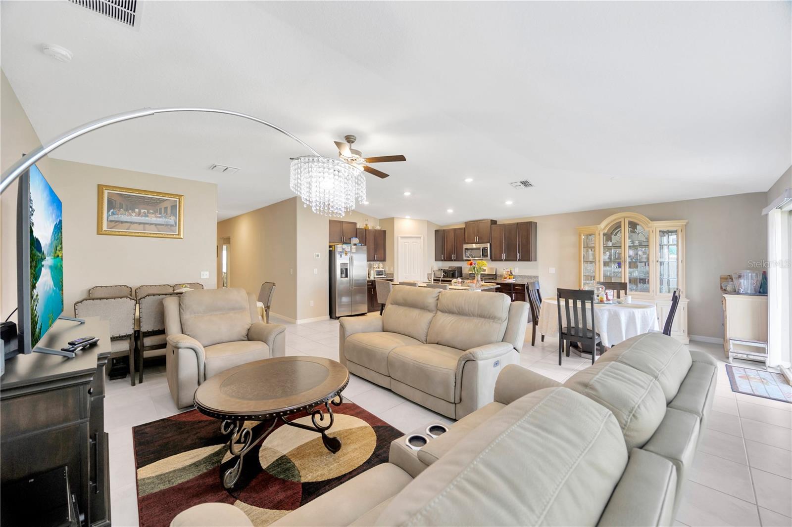 Listing photo id 6 for 9433 Channing Hill Drive