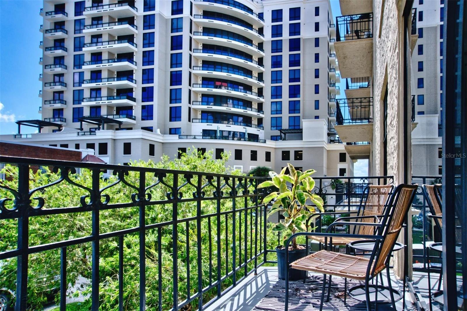 Image 21 of 31 For 2109 Bayshore Boulevard 207