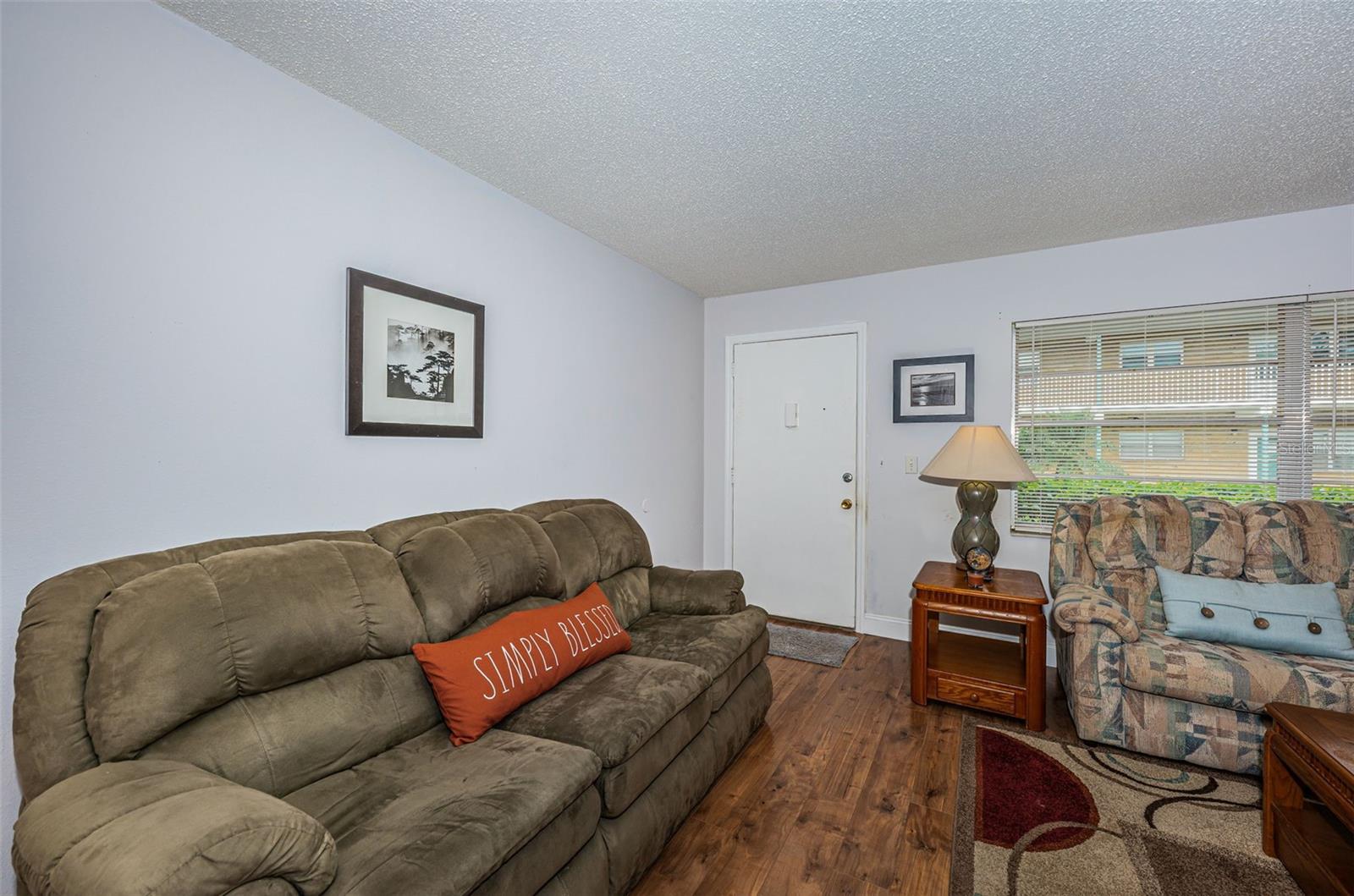 Listing photo id 2 for 5217 81st Street N 11