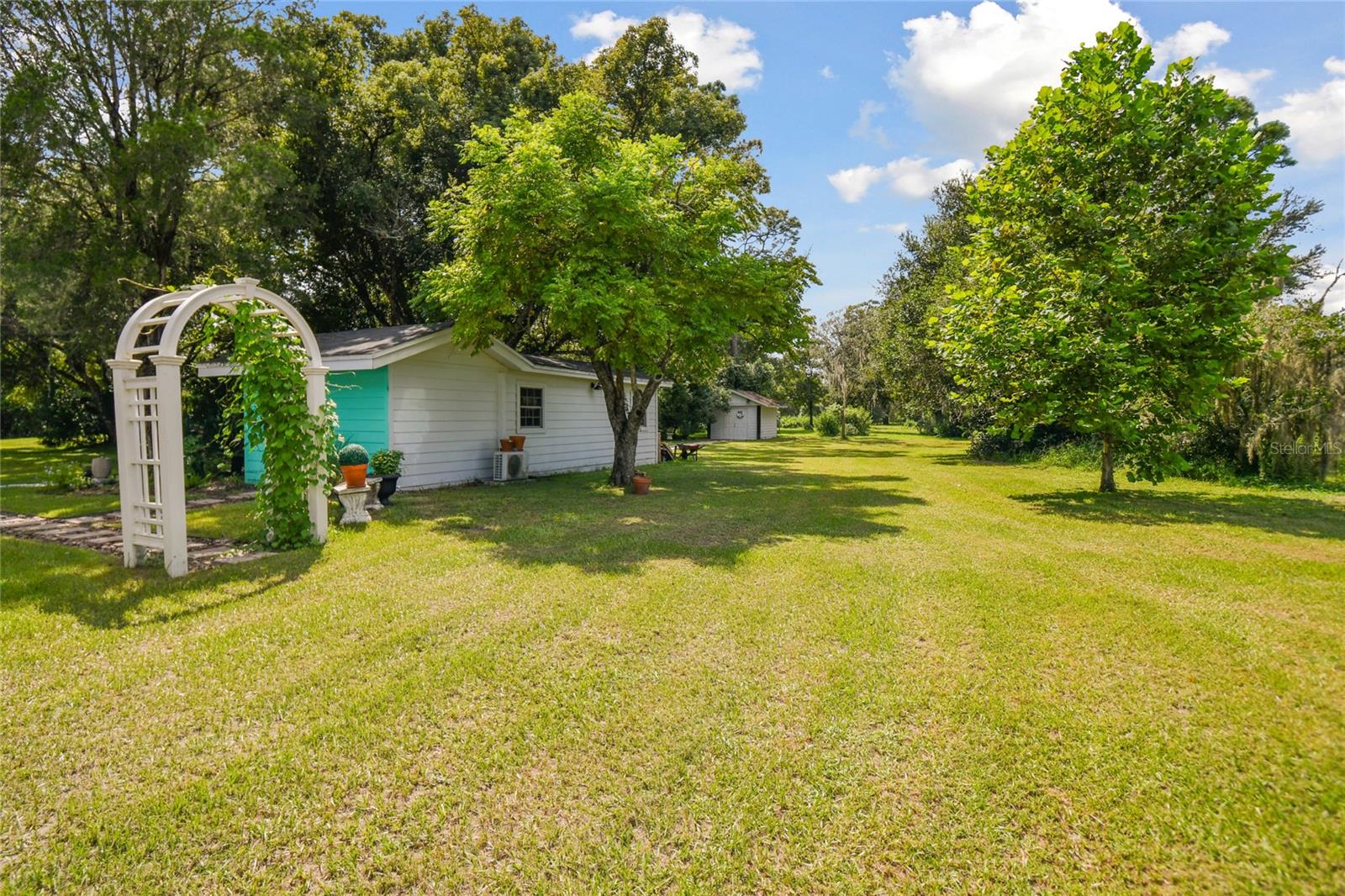 Listing photo id 75 for 17318 Hanna Road