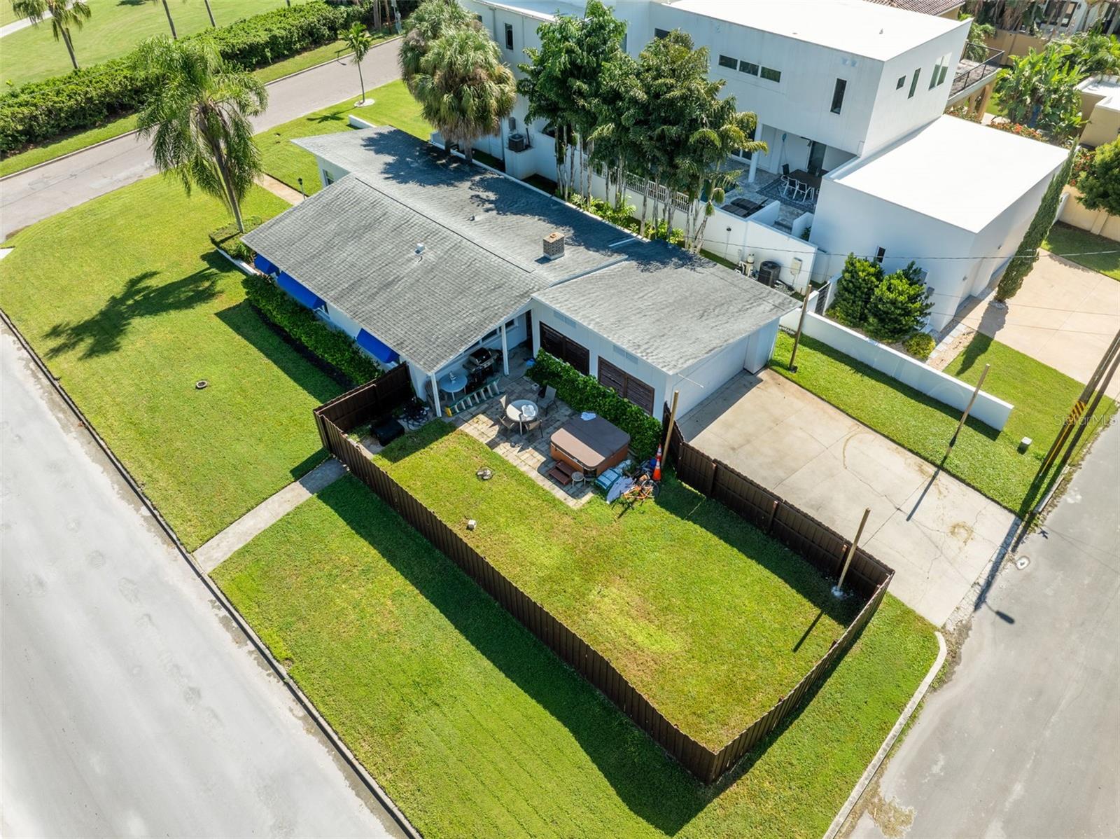 Image 11 of 12 For 116 Palmera Boulevard Ne