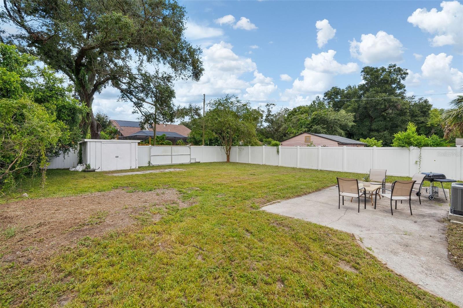 Listing photo id 29 for 1310 Sligh Avenue