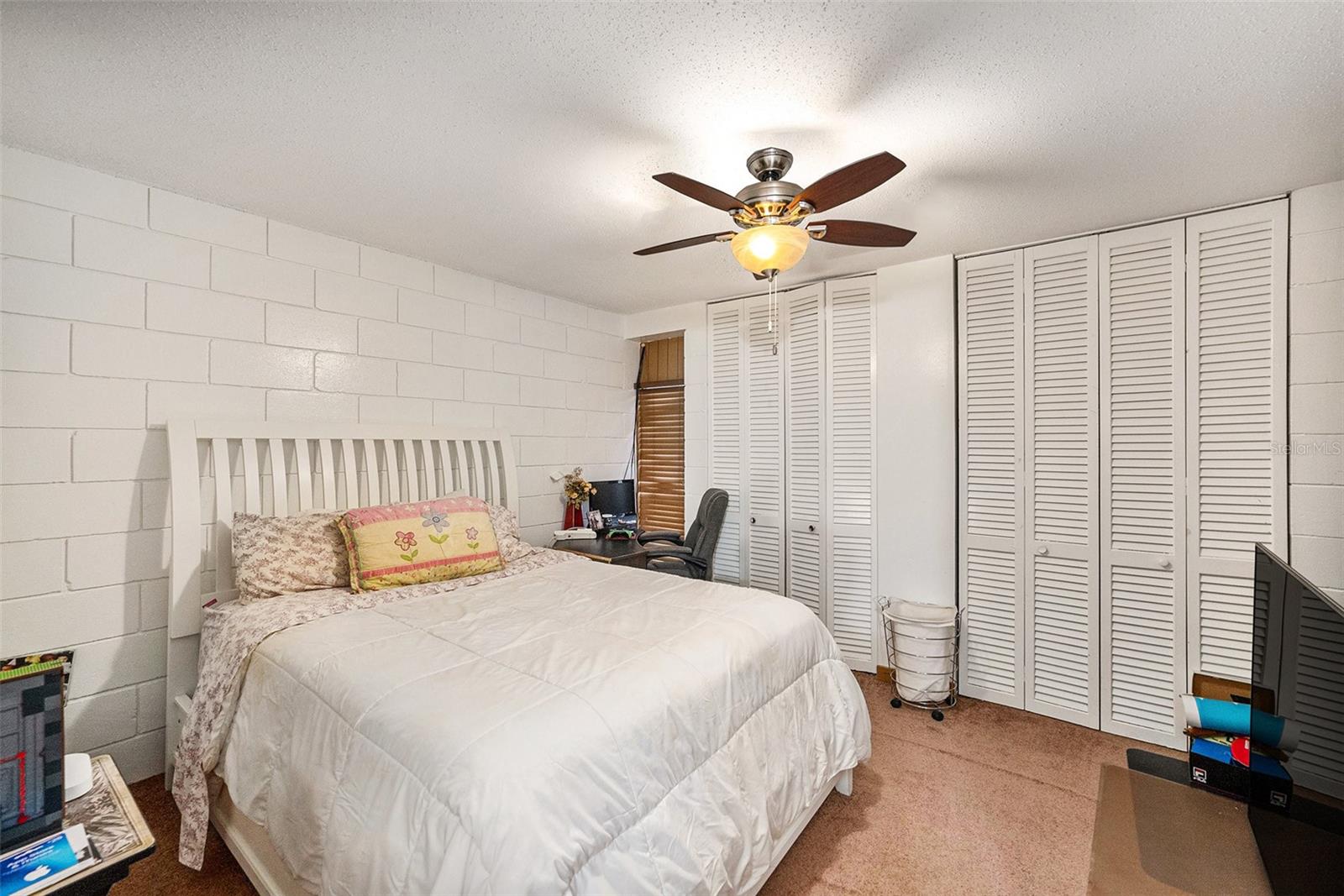 Listing photo id 14 for 1905 Mulberry Drive 1