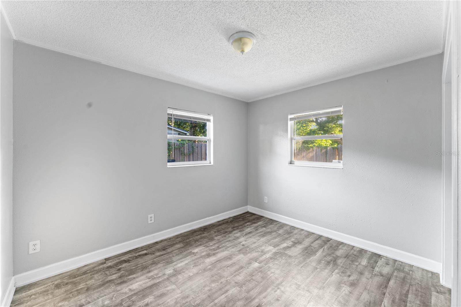 Listing photo id 15 for 9407 15th Street