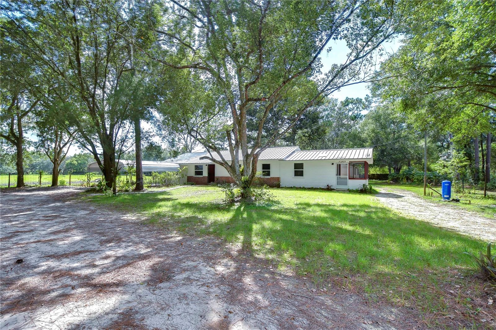 Listing photo id 40 for 7249 Berry Road