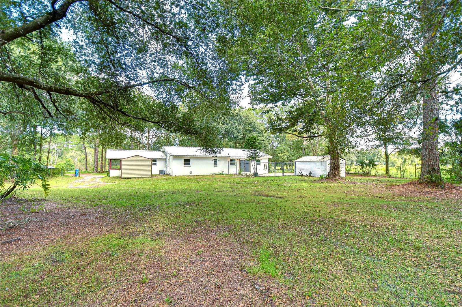 Listing photo id 77 for 7249 Berry Road