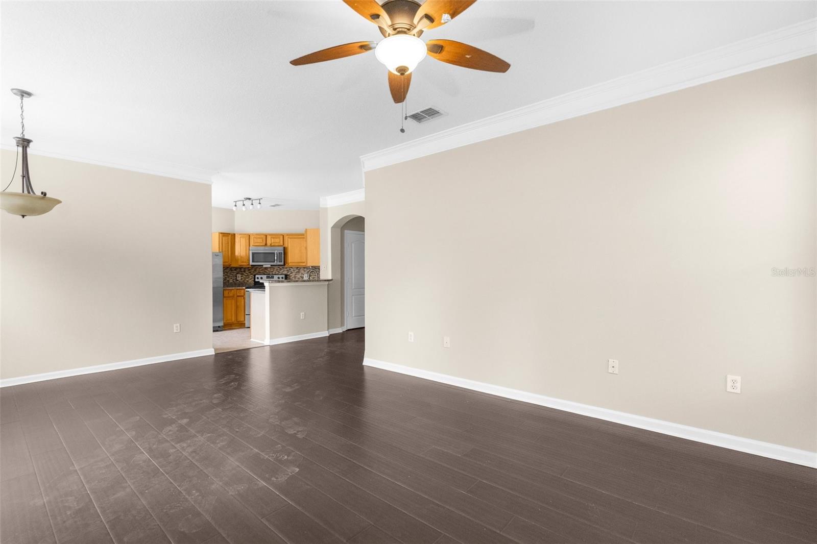 Image 6 of 18 For 18118 Villa Creek Drive 18118