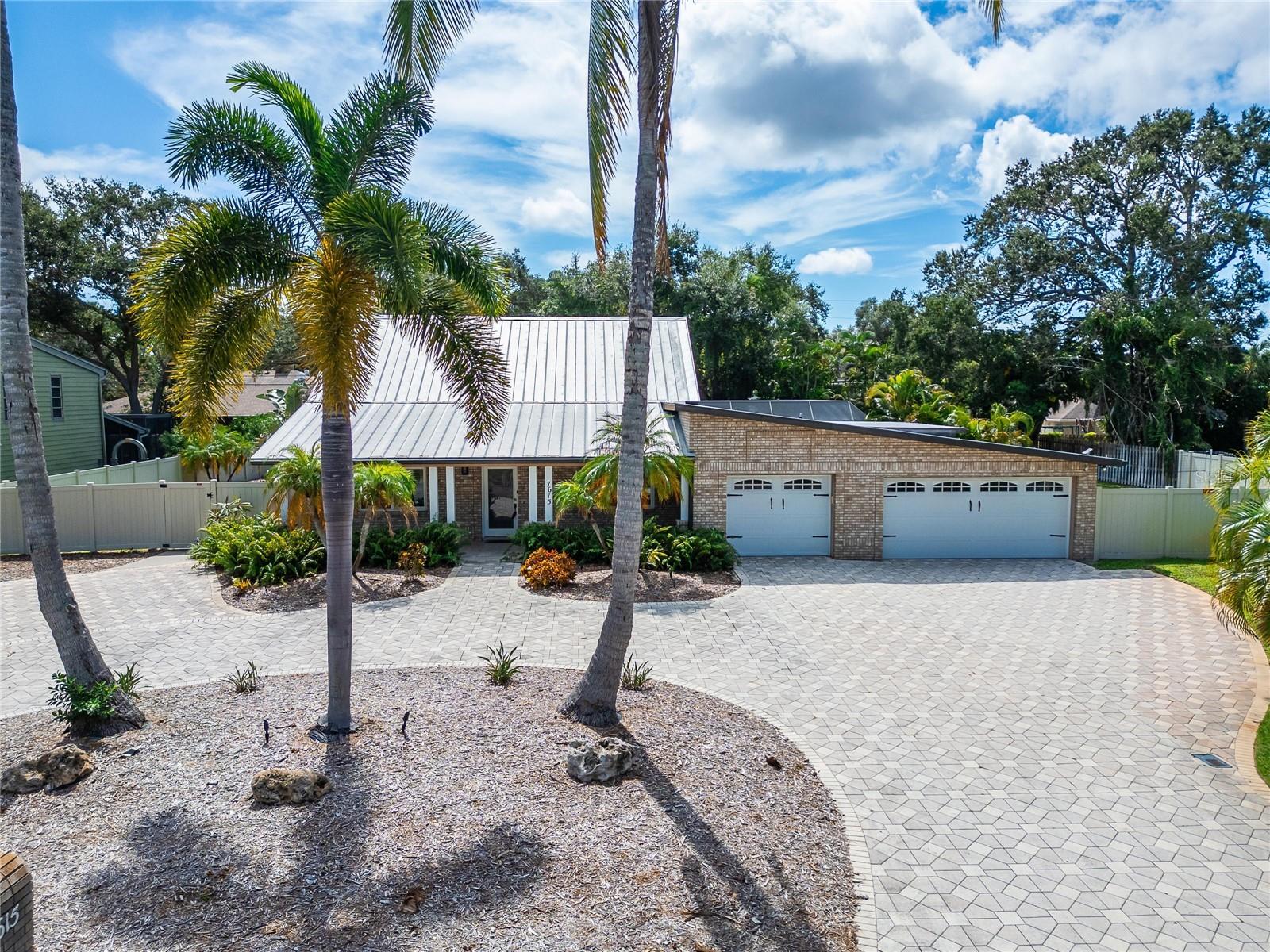 Details for 7615 Alhambra Drive, BRADENTON, FL 34209