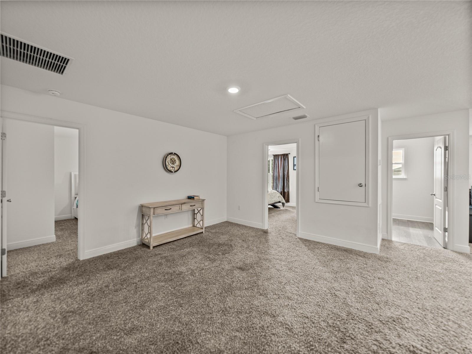 Listing photo id 30 for 11431 Thorn Day Court