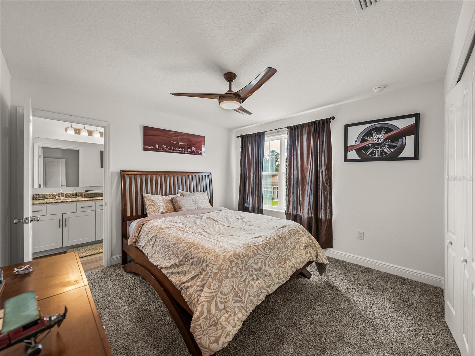 Listing photo id 41 for 11431 Thorn Day Court