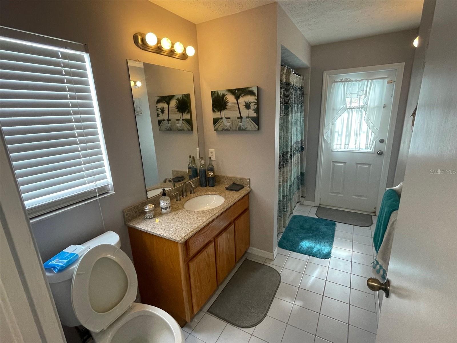 Listing photo id 23 for 809 Daphne Drive