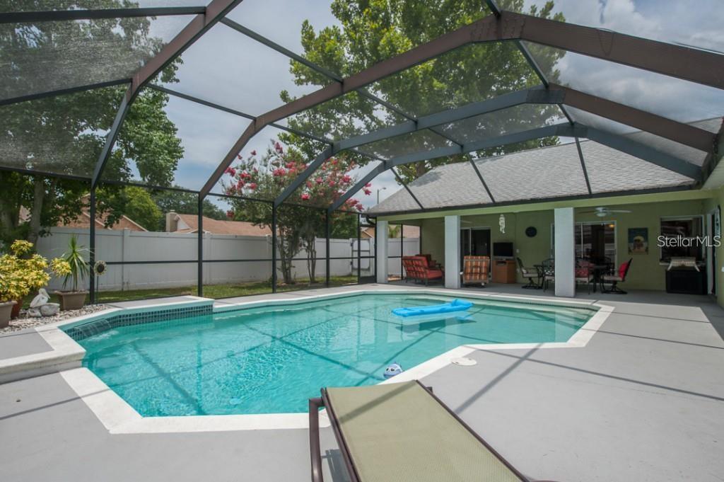 Listing photo id 26 for 809 Daphne Drive