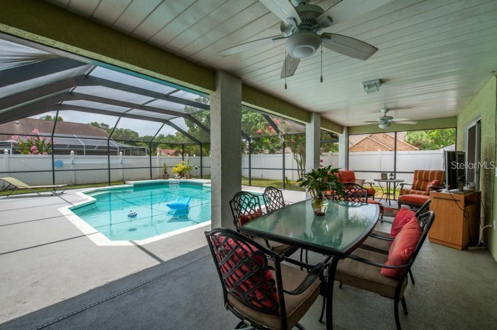 Listing photo id 27 for 809 Daphne Drive