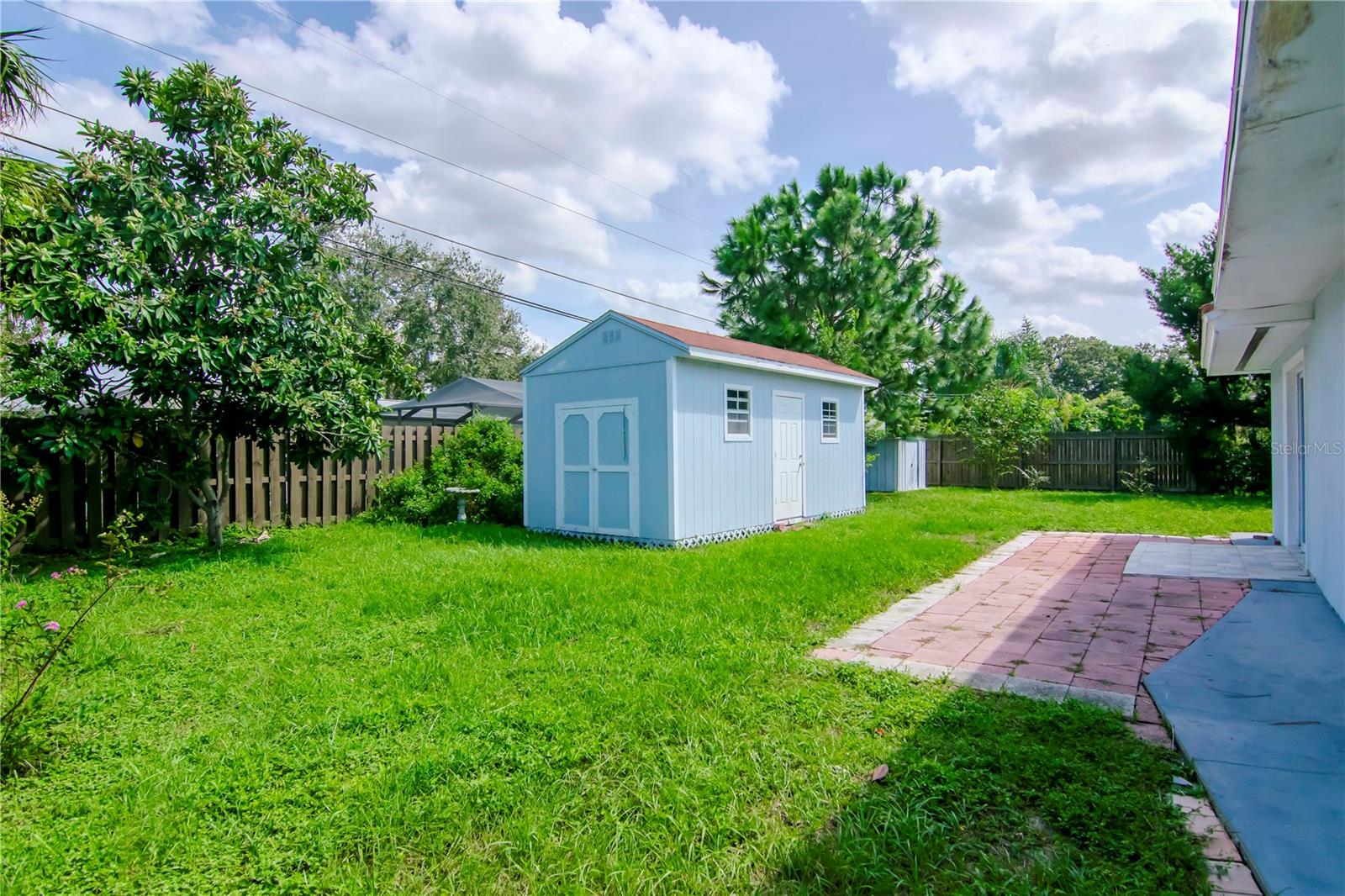 Listing photo id 25 for 15 Mercury Avenue