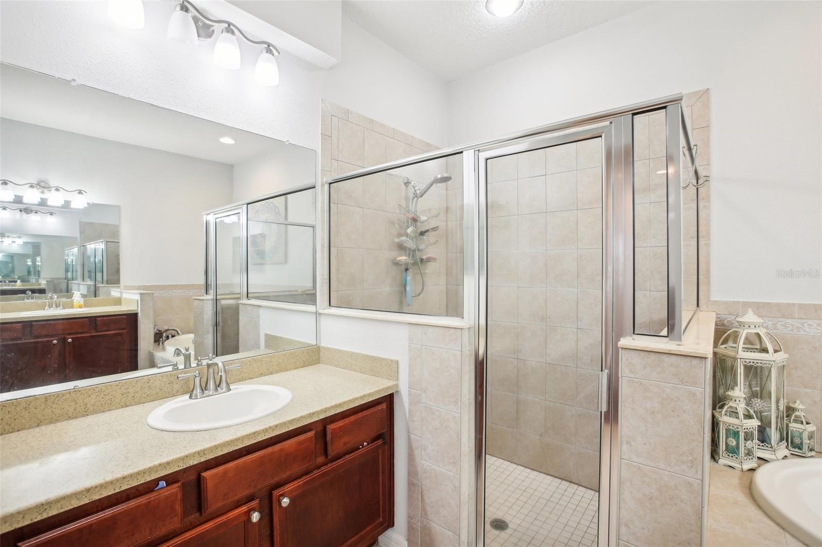 Listing photo id 30 for 11807 Summer Springs Drive