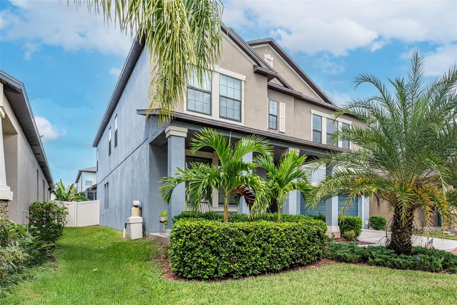 Listing photo id 1 for 11010 Little Blue Heron Drive