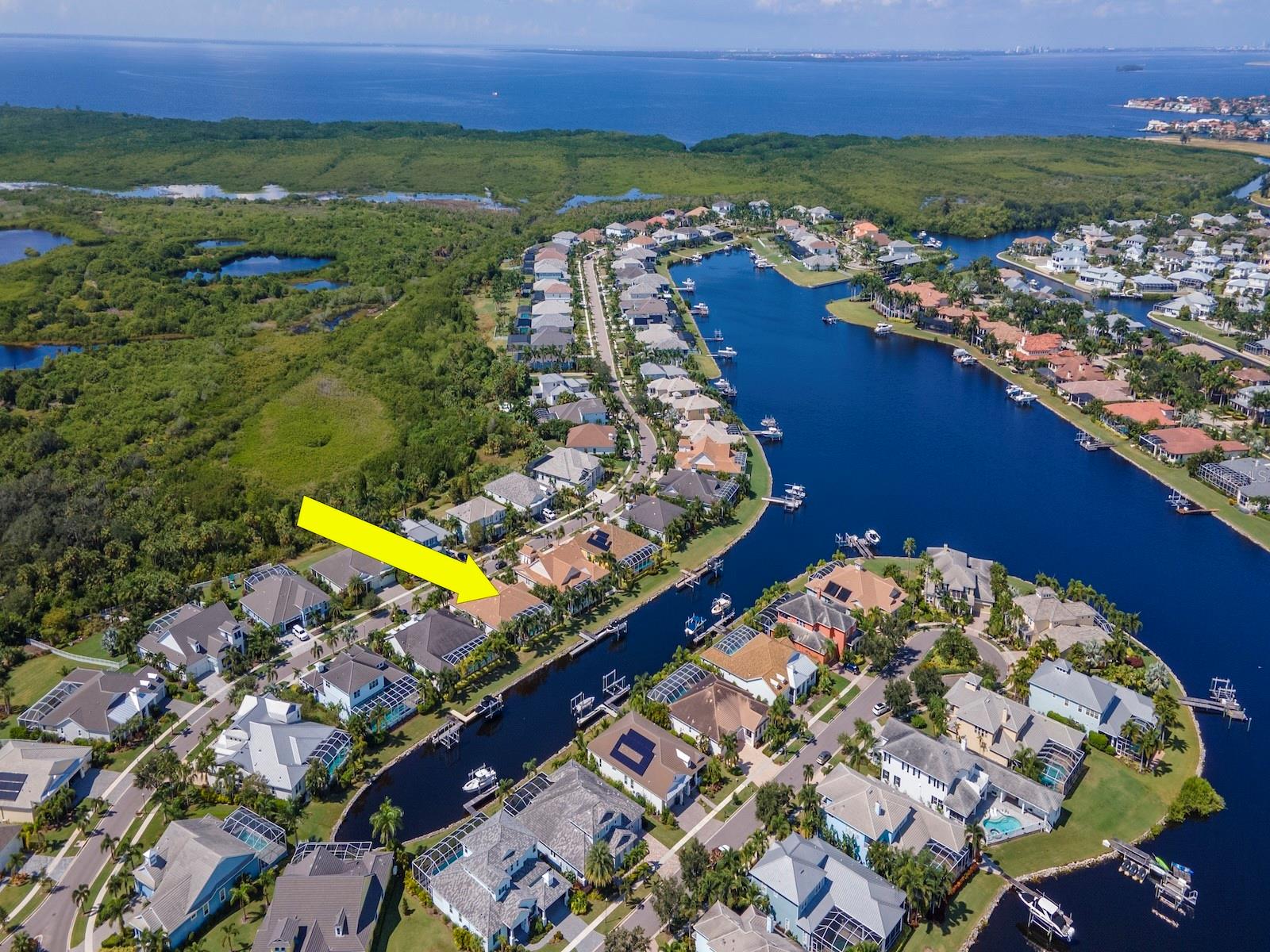 Listing photo id 2 for 717 Manns Harbor Drive