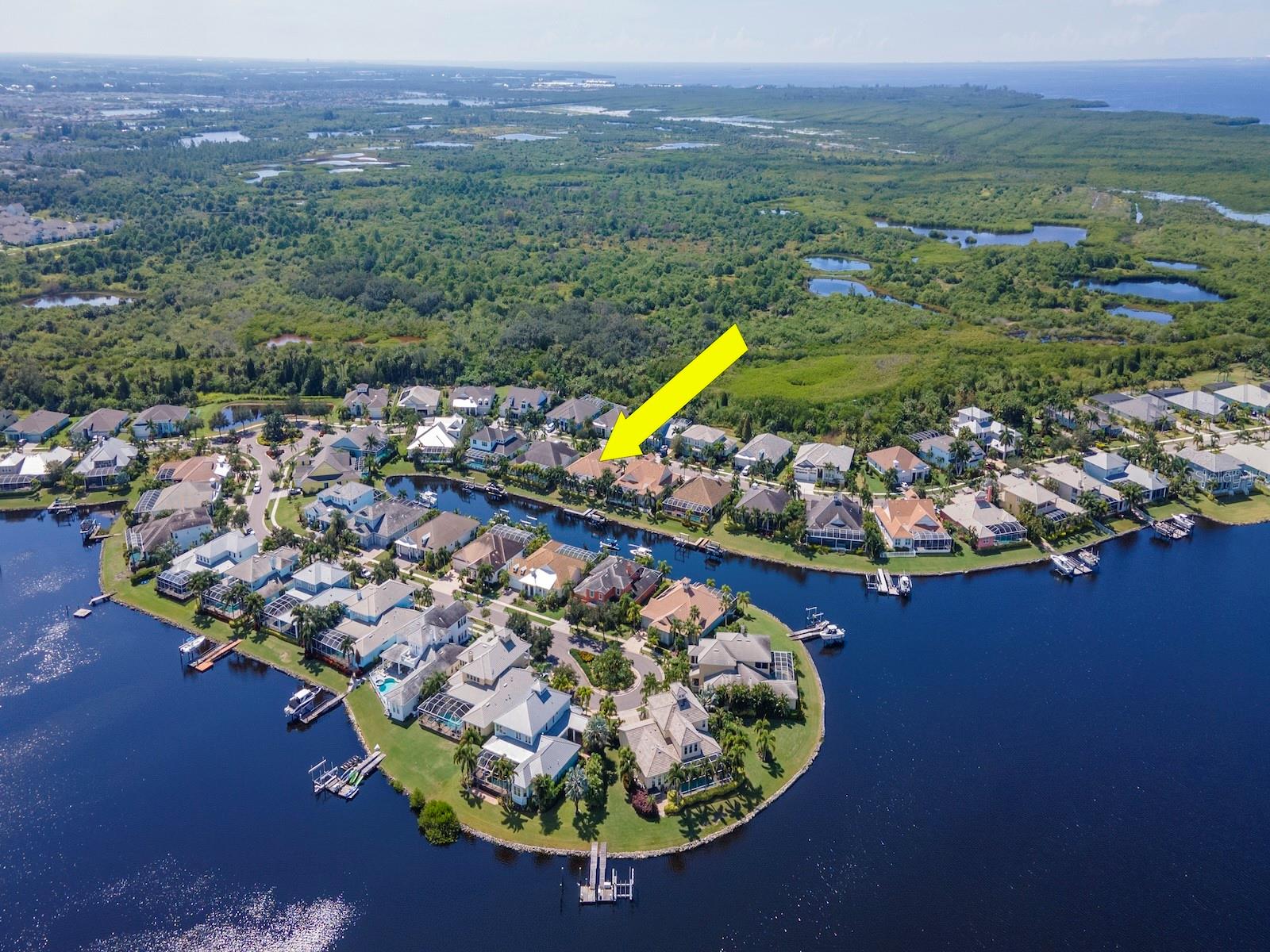 Listing photo id 3 for 717 Manns Harbor Drive