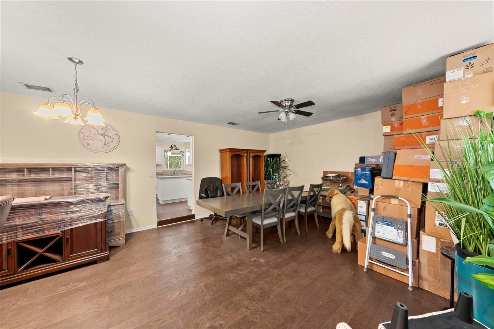 Listing photo id 9 for 18815 Tracer Drive