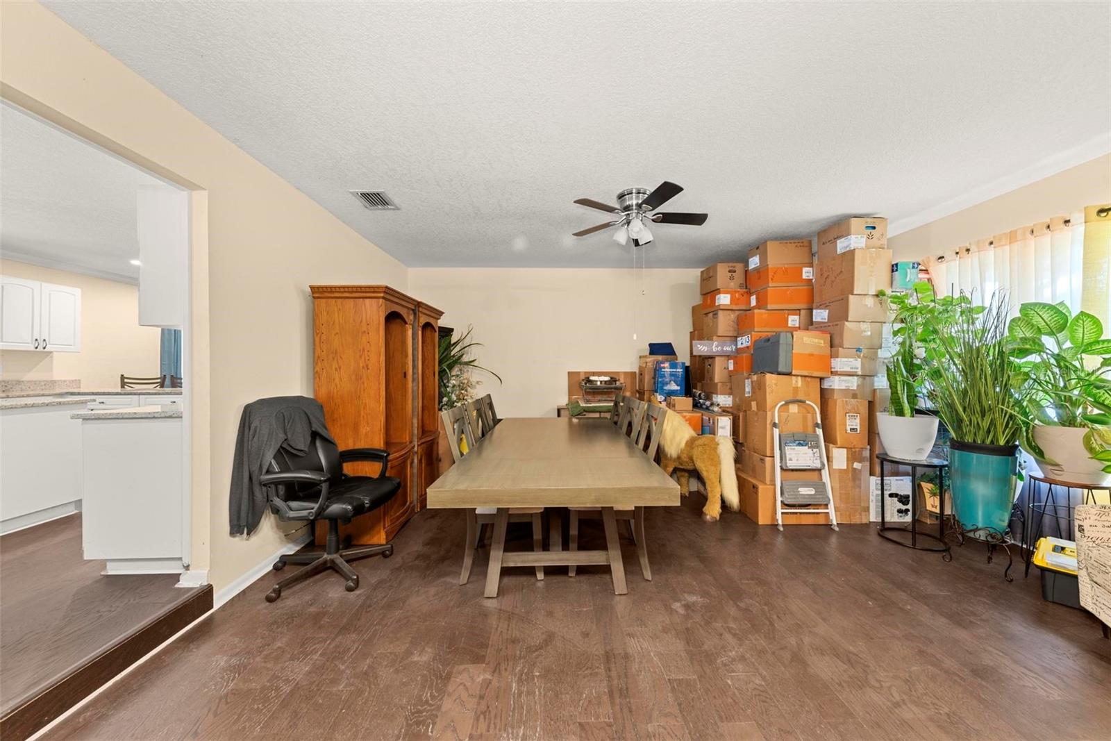 Listing photo id 10 for 18815 Tracer Drive