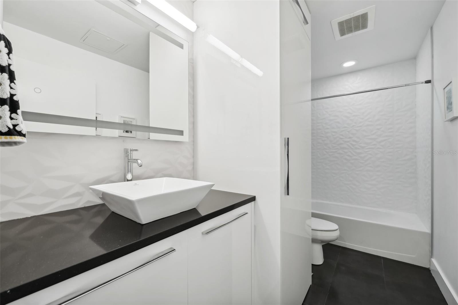 Listing photo id 34 for 1208 Kennedy Boulevard 411