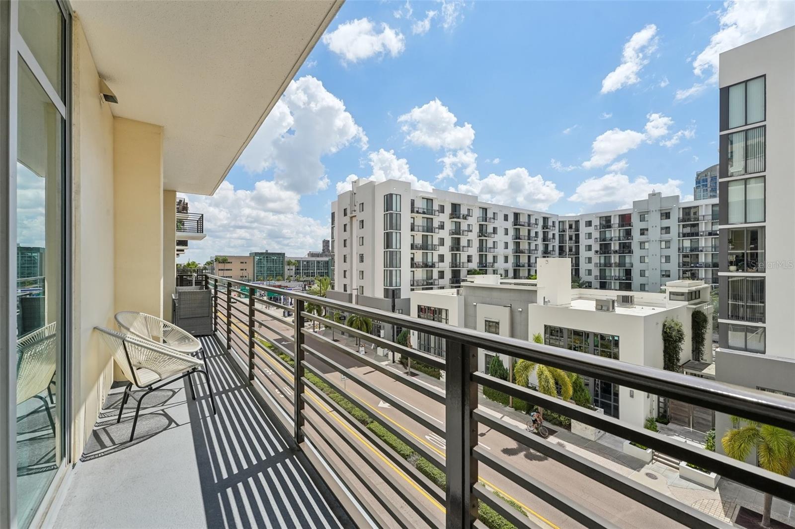 Listing photo id 37 for 1208 Kennedy Boulevard 411