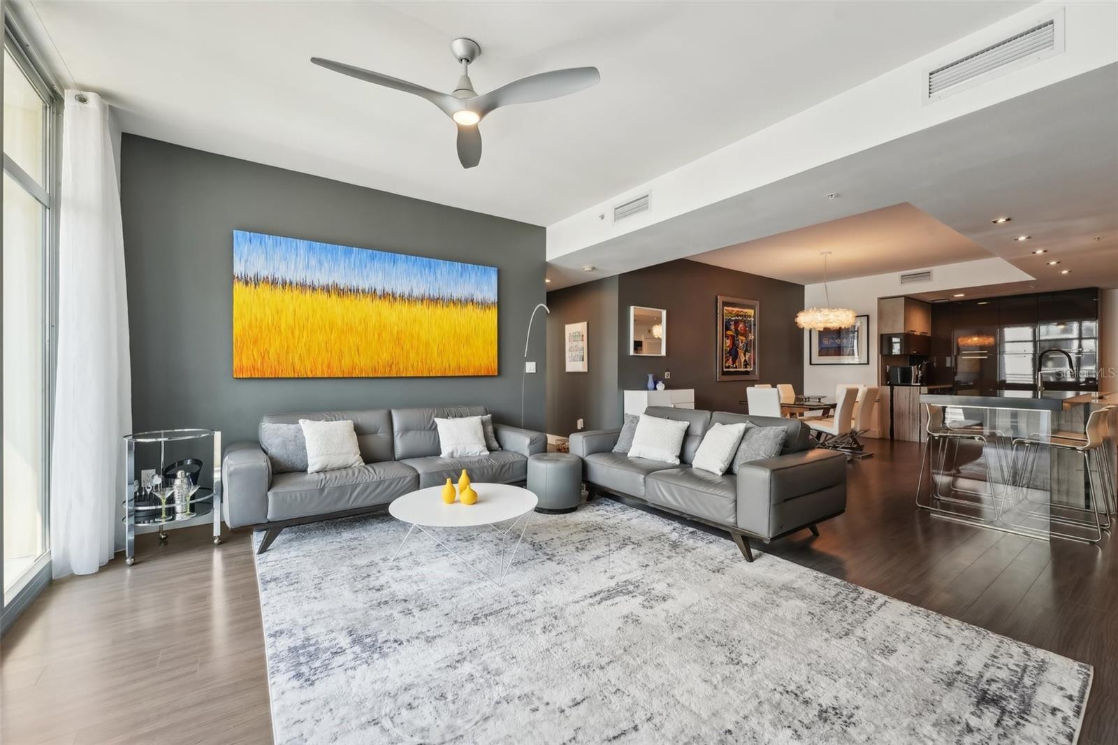 Listing photo id 2 for 1208 Kennedy Boulevard 411