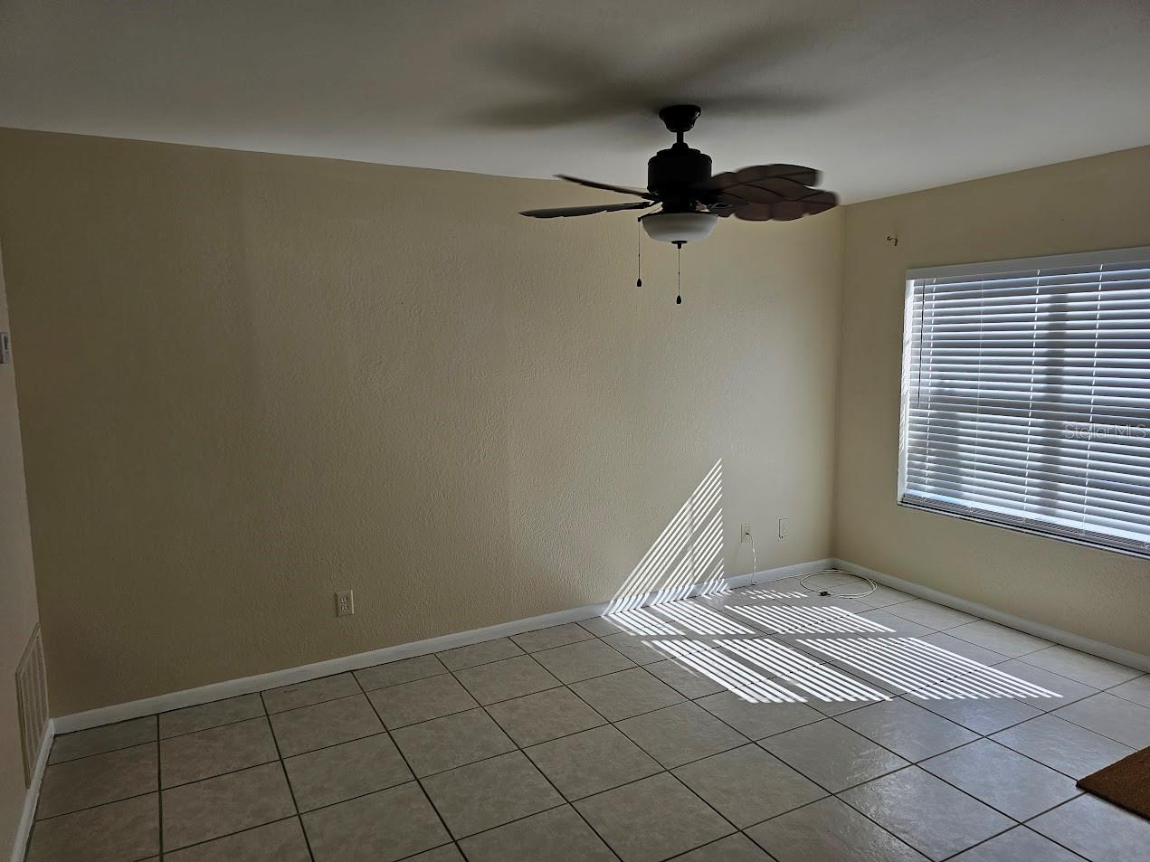 Image 4 of 19 For 5440 Macdill Avenue 1d