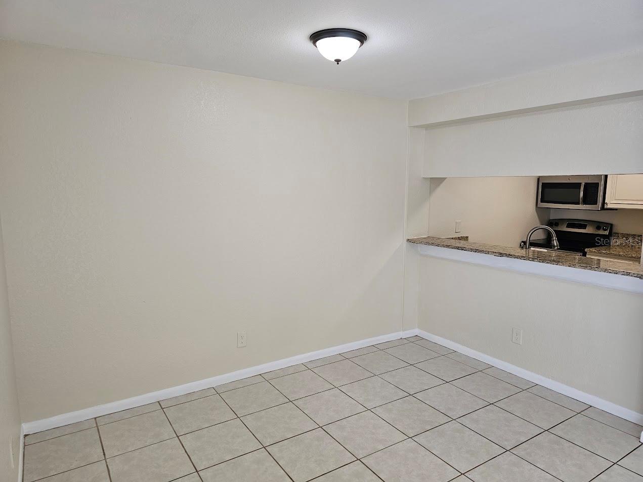 Image 5 of 19 For 5440 Macdill Avenue 1d