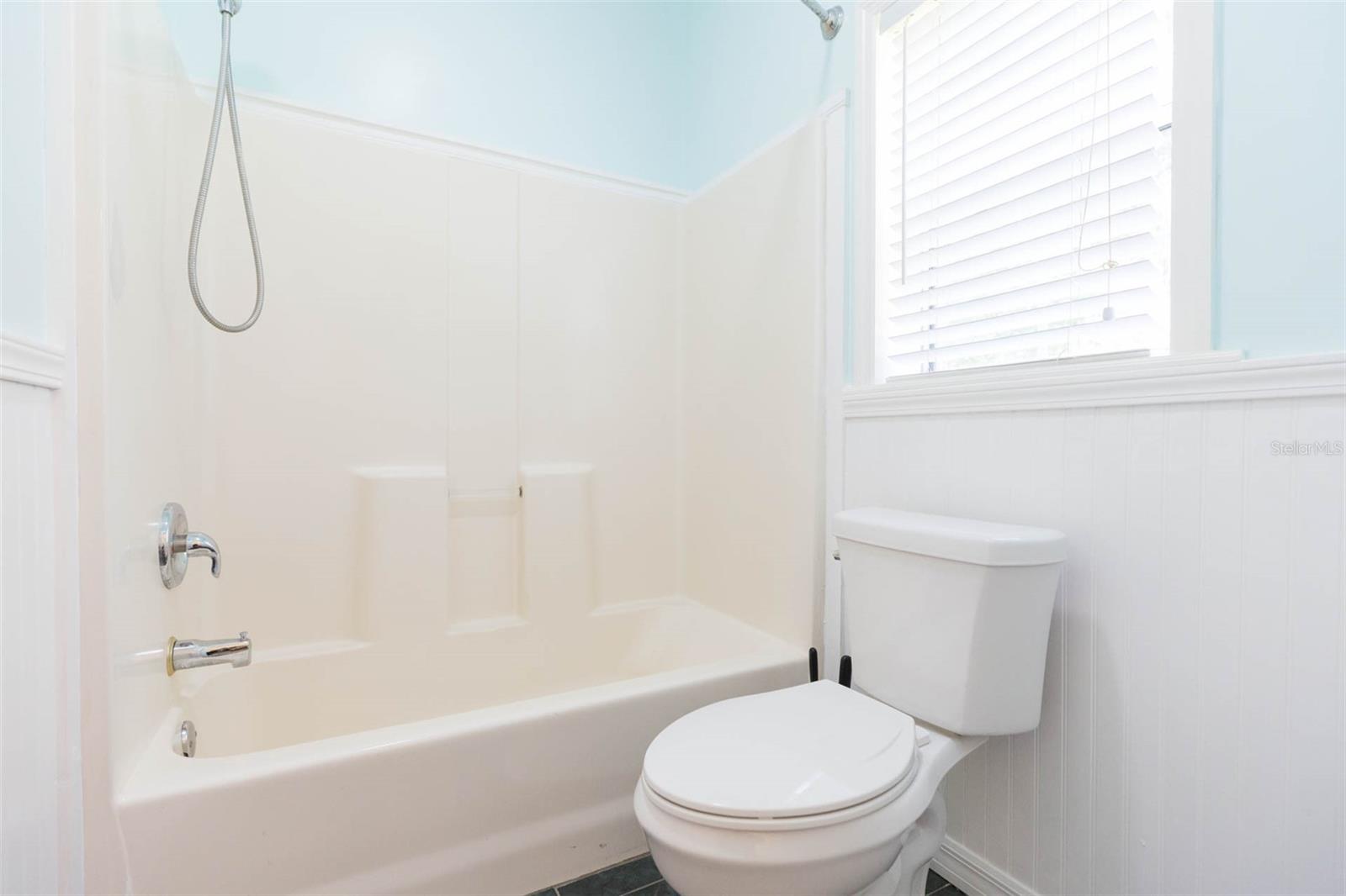 Listing photo id 25 for 2804 Holloway Road