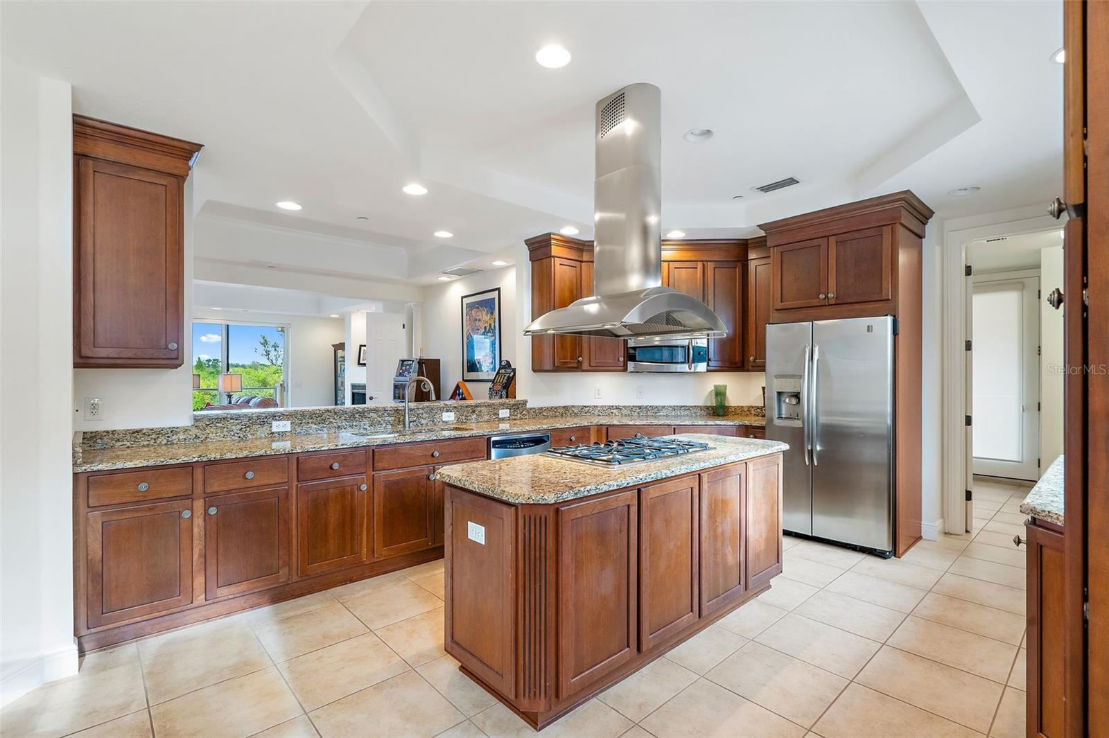 Image 15 of 63 For 43 Bayview Court S #a