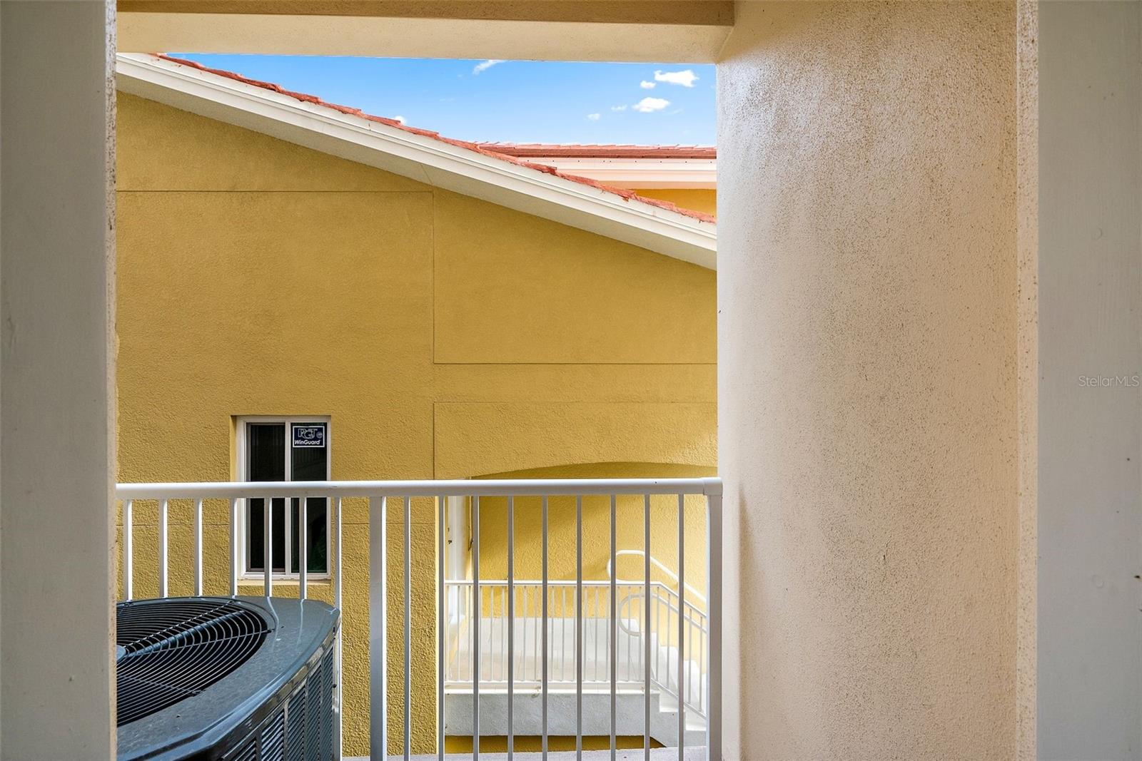 Image 18 of 63 For 43 Bayview Court S #a