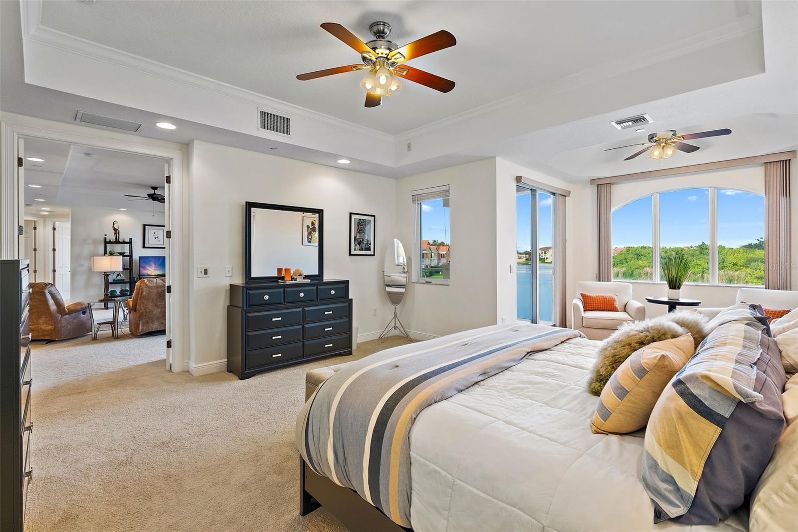 Image 29 of 63 For 43 Bayview Court S #a