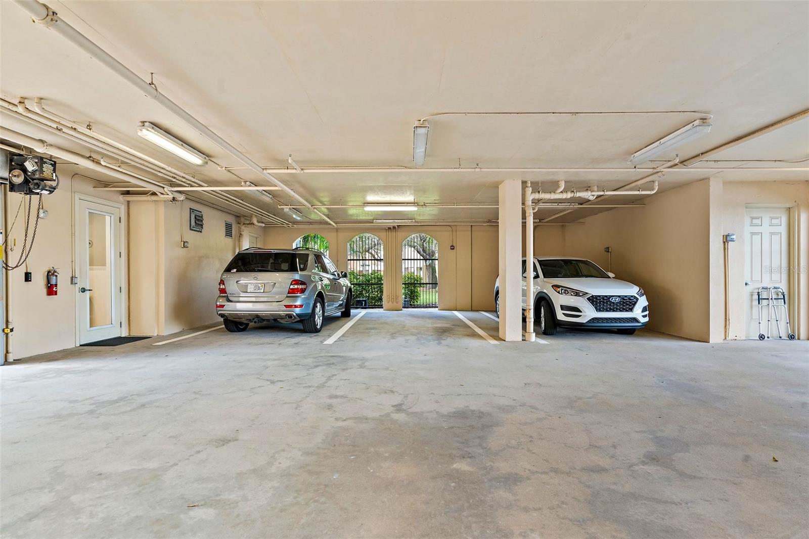 Image 32 of 63 For 43 Bayview Court S #a
