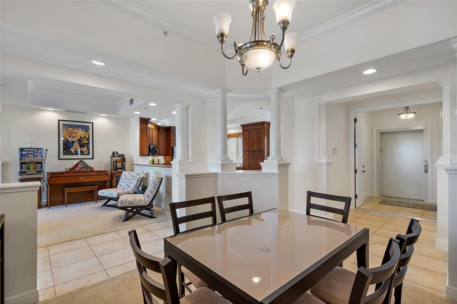 Image 36 of 63 For 43 Bayview Court S #a