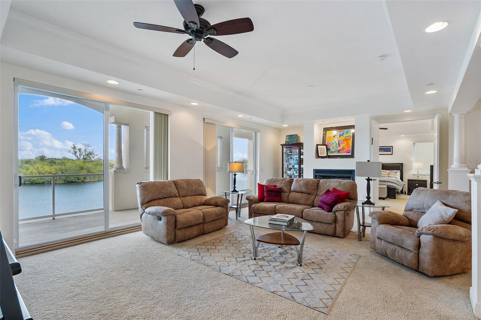 Image 39 of 63 For 43 Bayview Court S #a