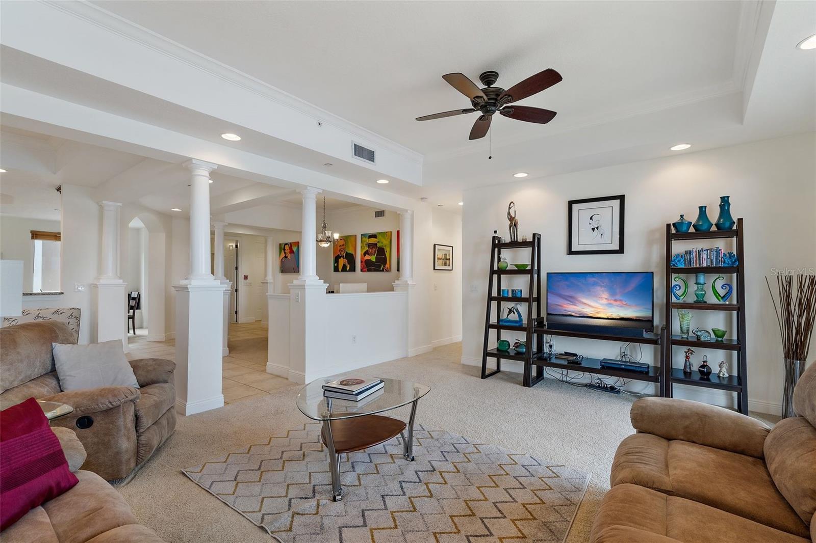 Image 42 of 63 For 43 Bayview Court S #a