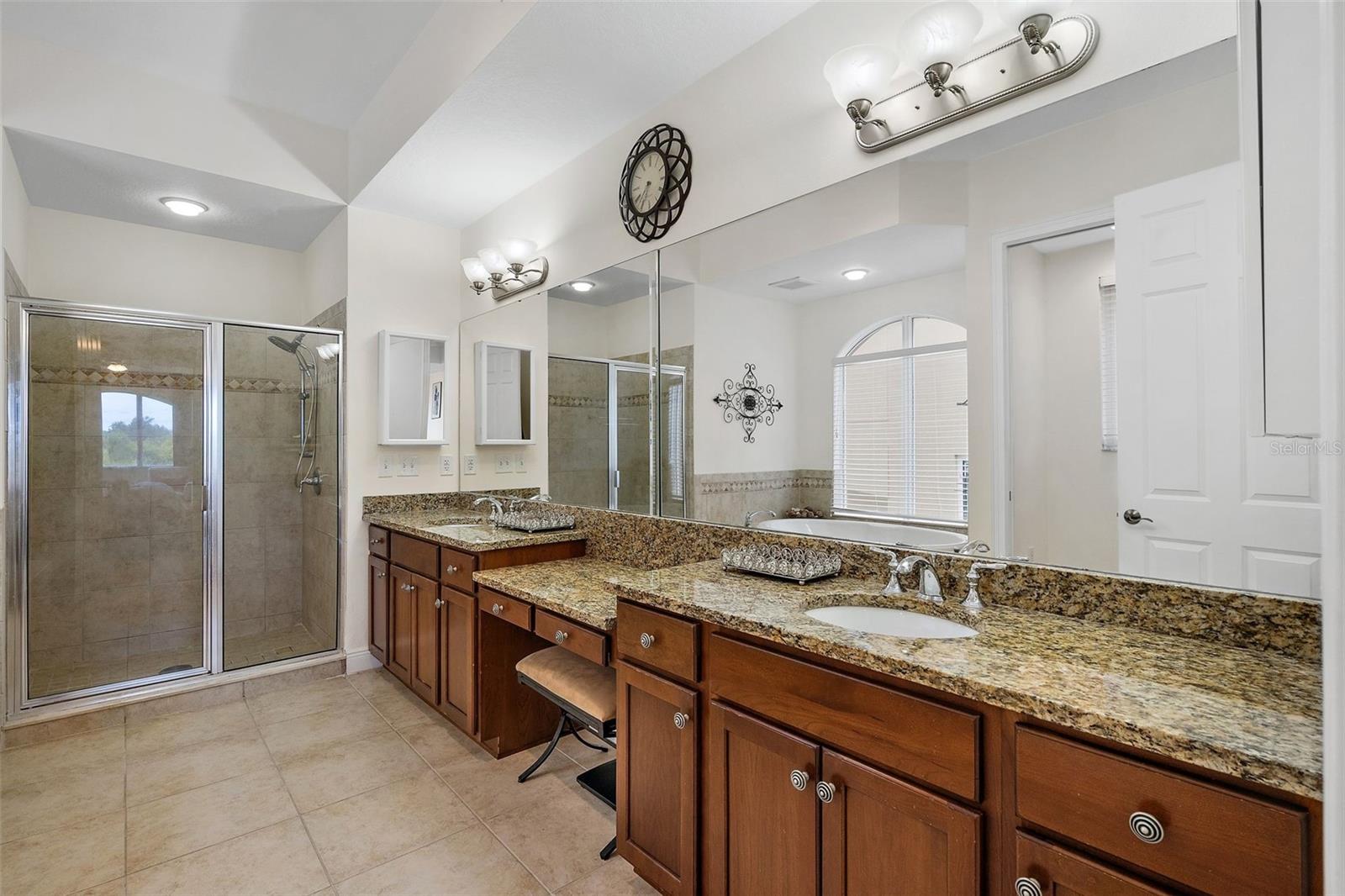 Image 50 of 63 For 43 Bayview Court S #a