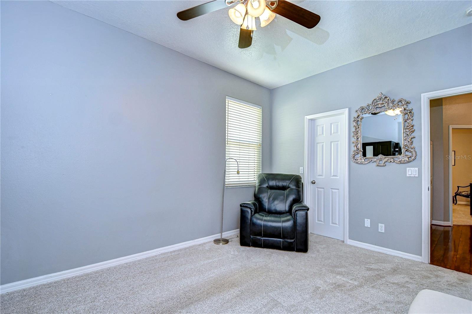 Listing photo id 23 for 10015 Remington Drive