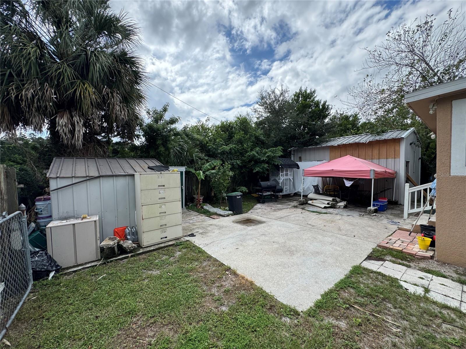 Listing photo id 11 for 1717 Yukon Street