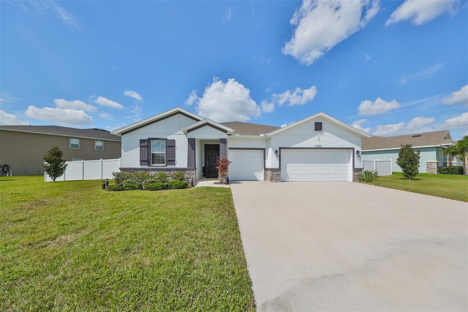 Listing photo id 2 for 11932 Brighton Knoll Loop