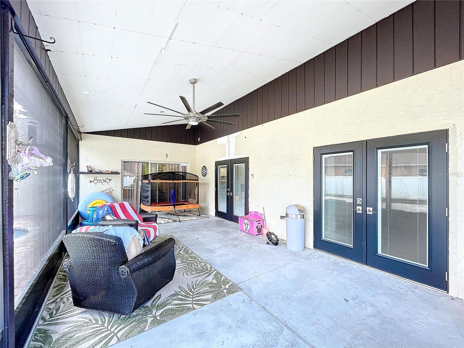 Listing photo id 62 for 4705 Basswood Street